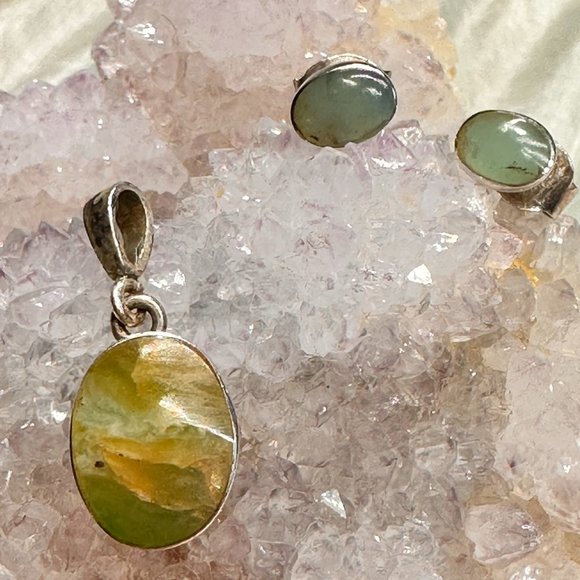 Andean Opal Pendant and Earrings - Picture 1 of 3